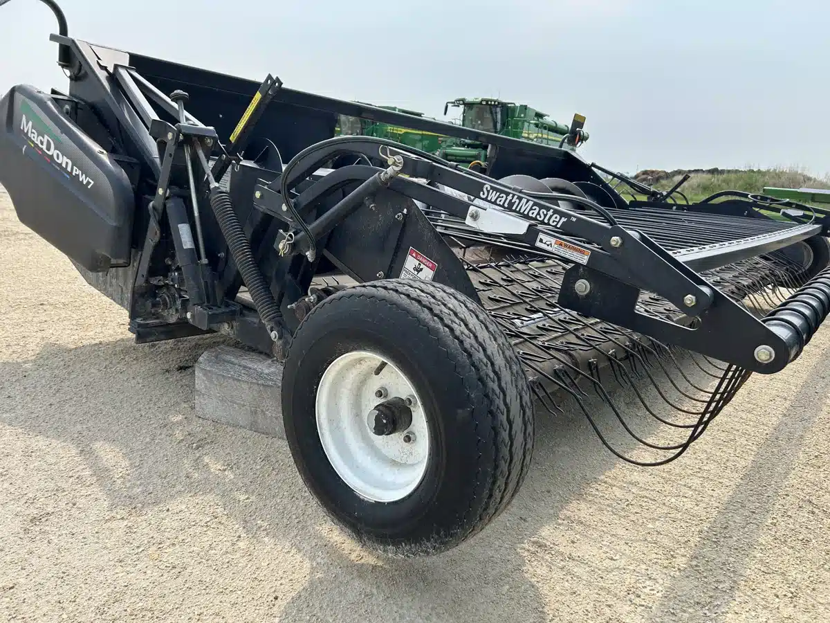 Gallery image 2 for Used 2008 MacDon PW7 Header - Pickup