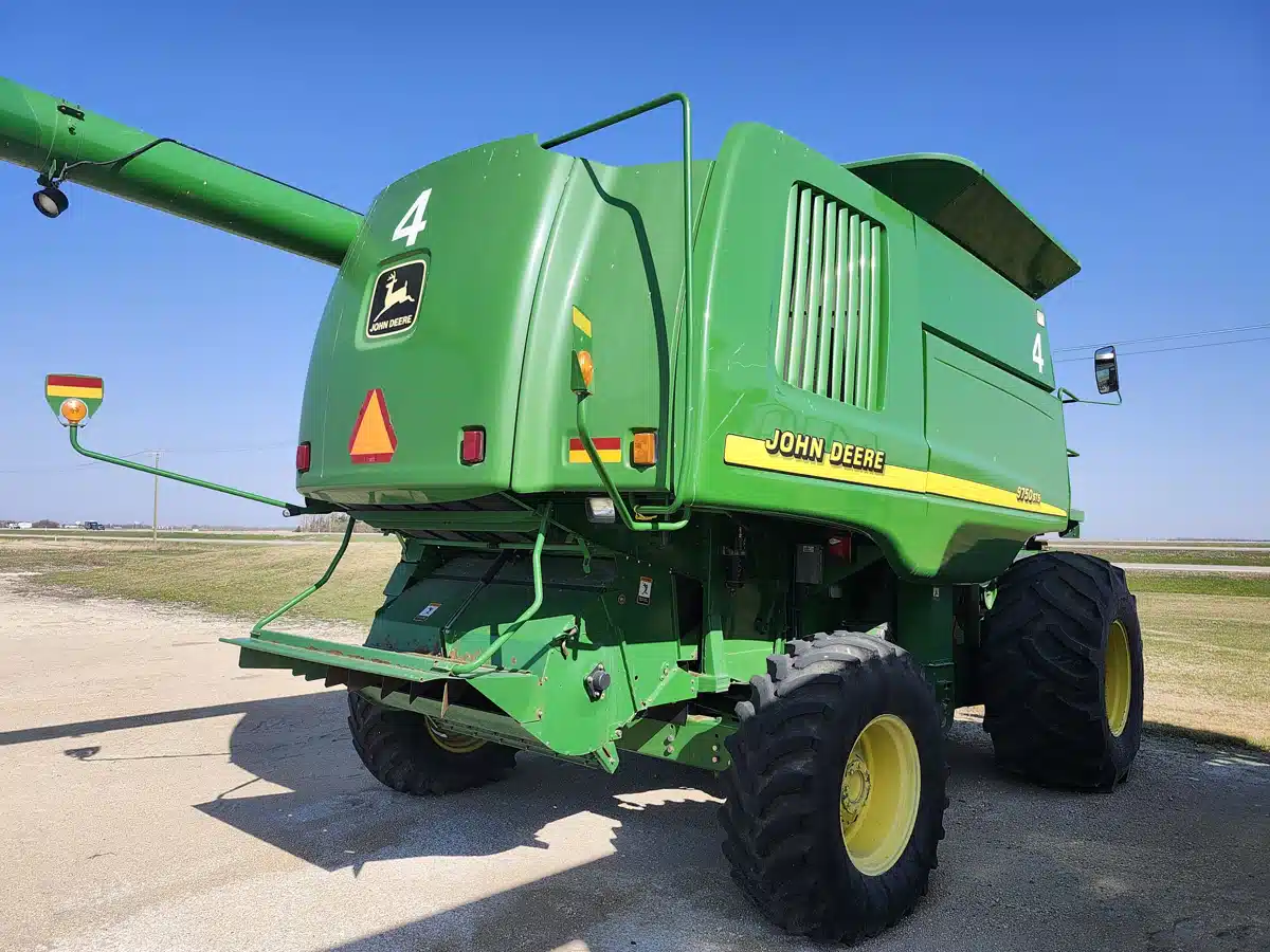 Gallery image 2 for Used 2001 John Deere 9750 STS Combine