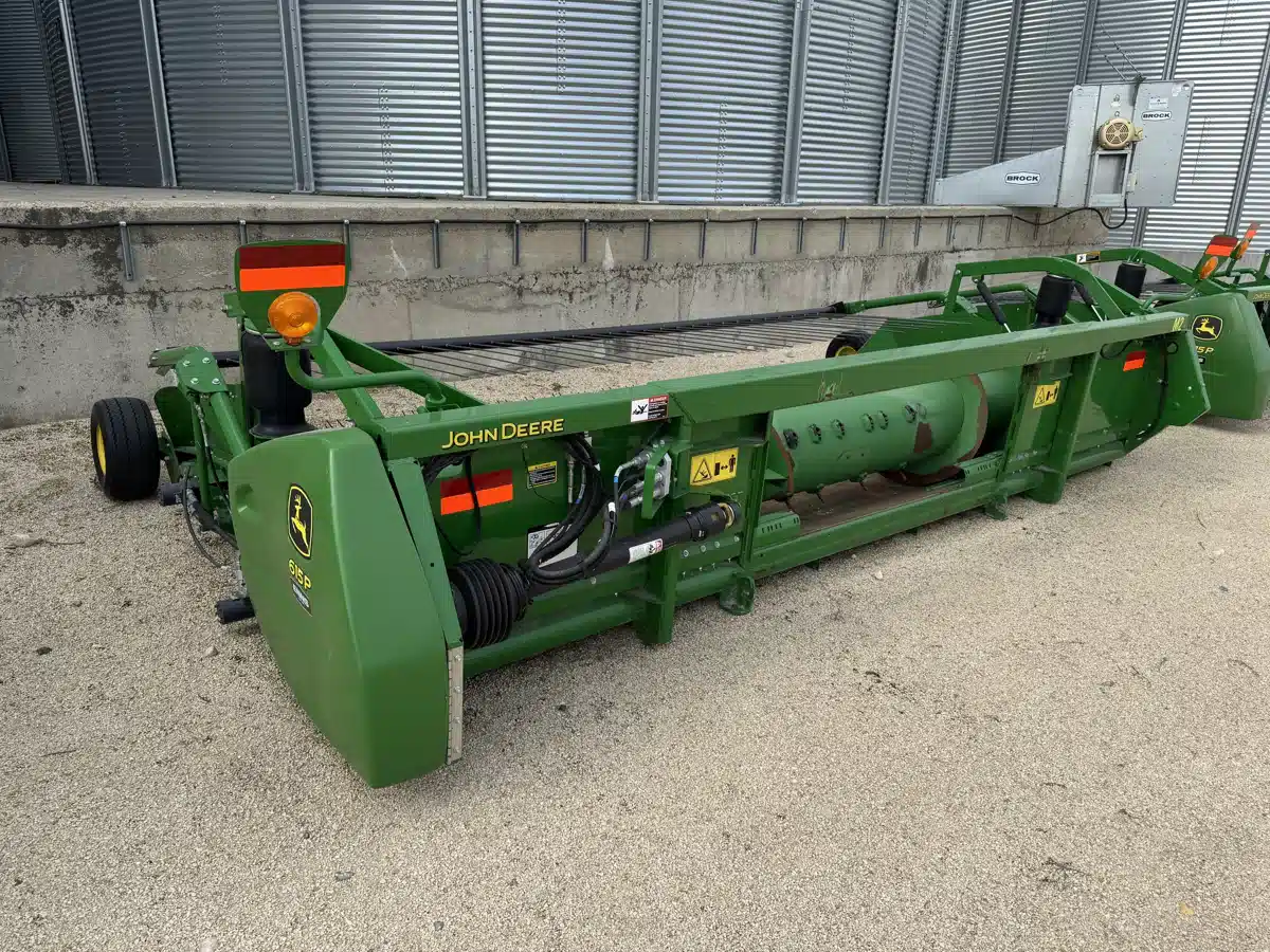 Gallery image 2 for Used 2016 John Deere 615P Header - Draper