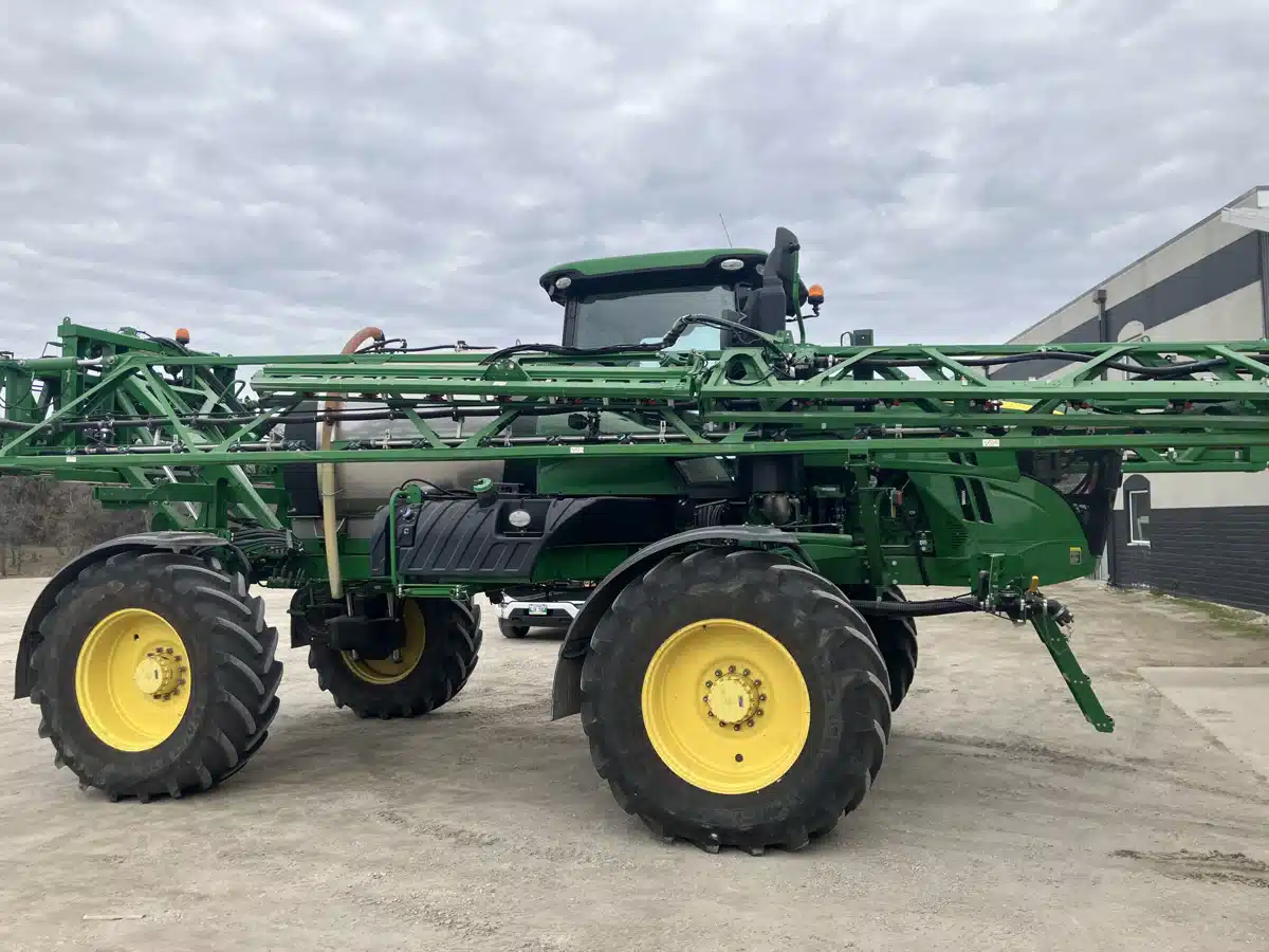 Gallery image 1 for Used 2018 John Deere R4038 Sprayer - Self Propelled