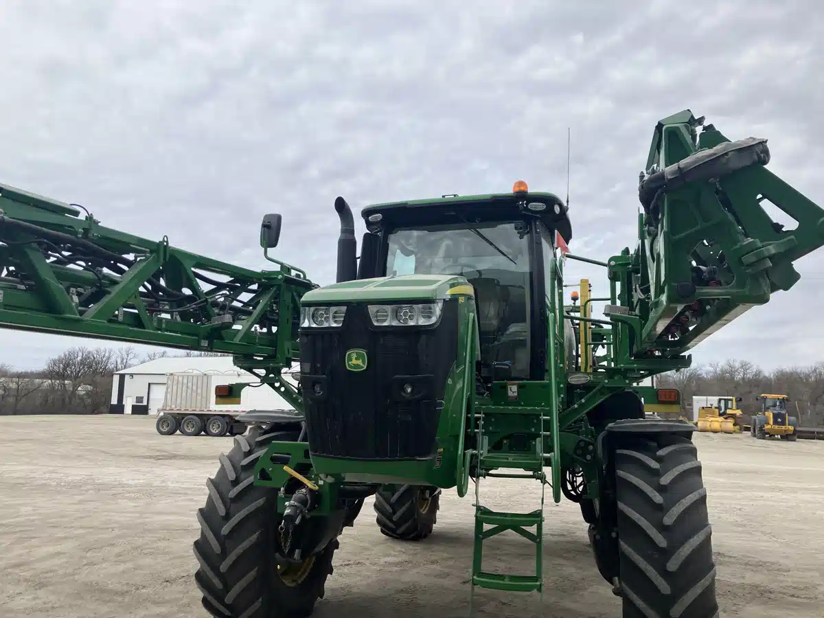 Gallery image 2 for Used 2018 John Deere R4038 Sprayer - Self Propelled