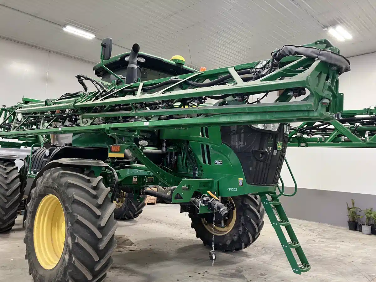 Gallery image 2 for Used 2018 John Deere R4038 Sprayer - Self Propelled