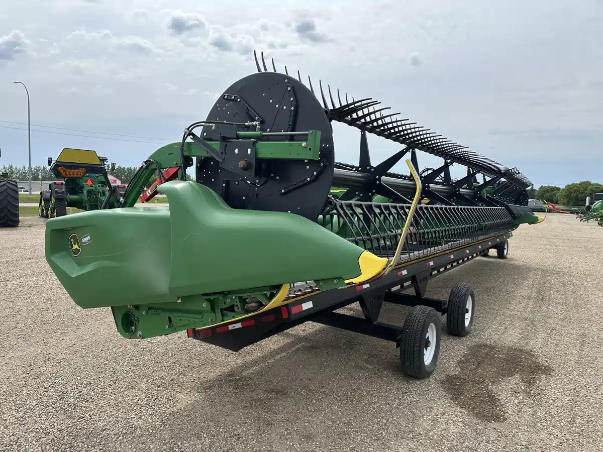 Gallery image 1 for Used 2021 John Deere RD40F Header - Flex