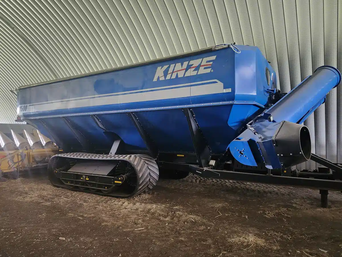 Gallery image 1 for Used 2013 Kinze 1500 Grain Cart