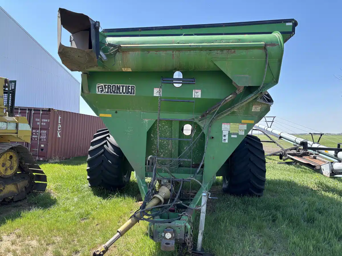Gallery image 2 for Used 2007 Frontier GC1110 Grain Cart