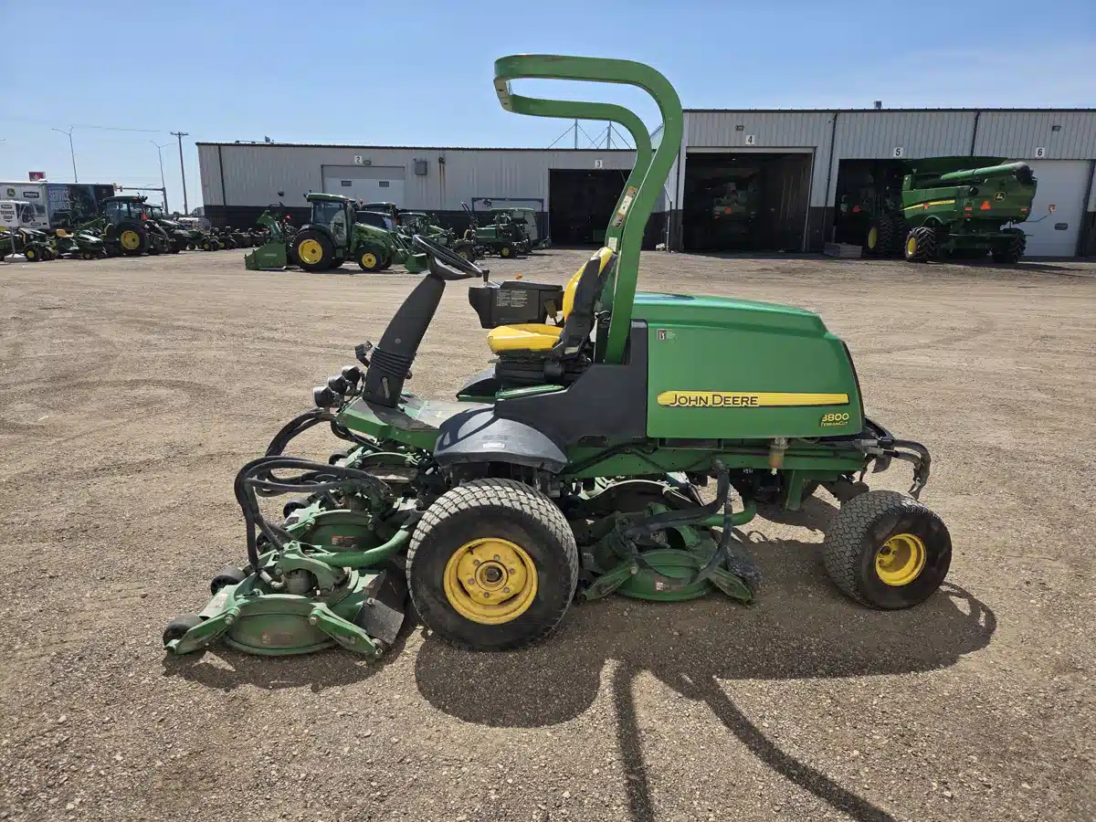 Gallery image 1 for Used 2013 John Deere 8800 Mower - Front Deck