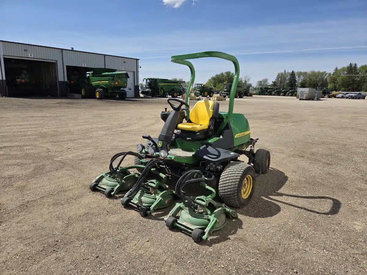 Gallery image 2 for Used 2013 John Deere 8800 Mower - Front Deck