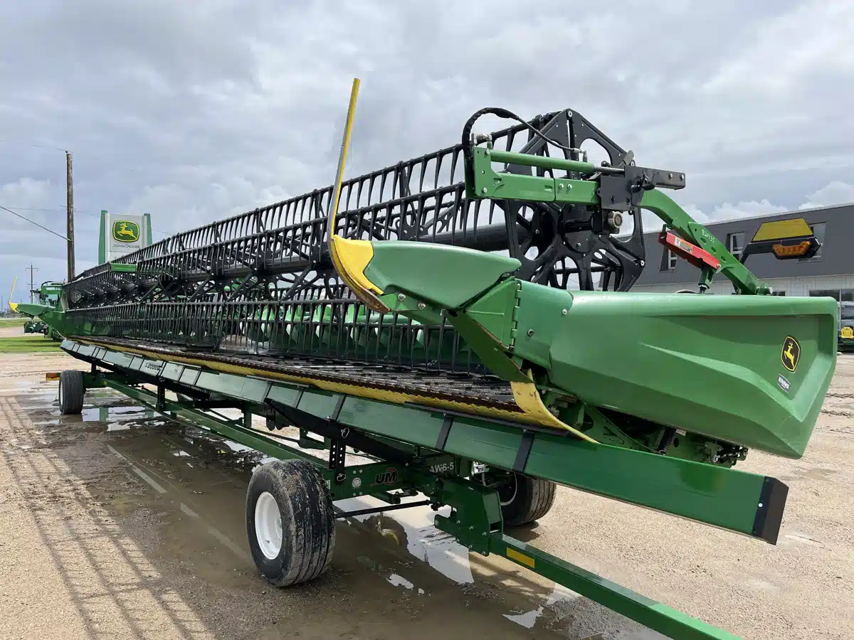 Gallery image 1 for 2022 John Deere HD45F Header - Flex Draper