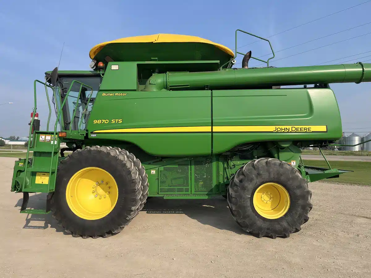 Gallery image 2 for Used 2010 John Deere 9870 STS Combine