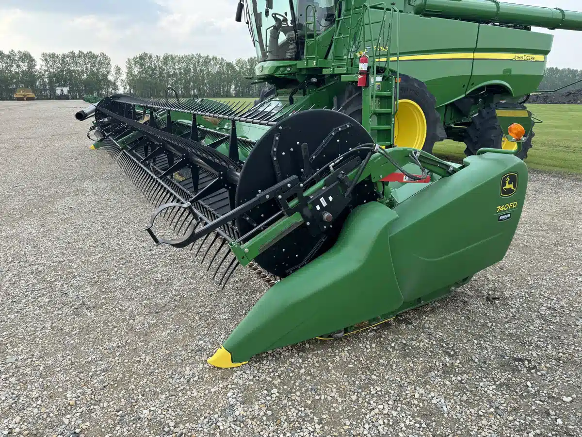 Gallery image 1 for Used 2020 John Deere 740FD Header - Draper