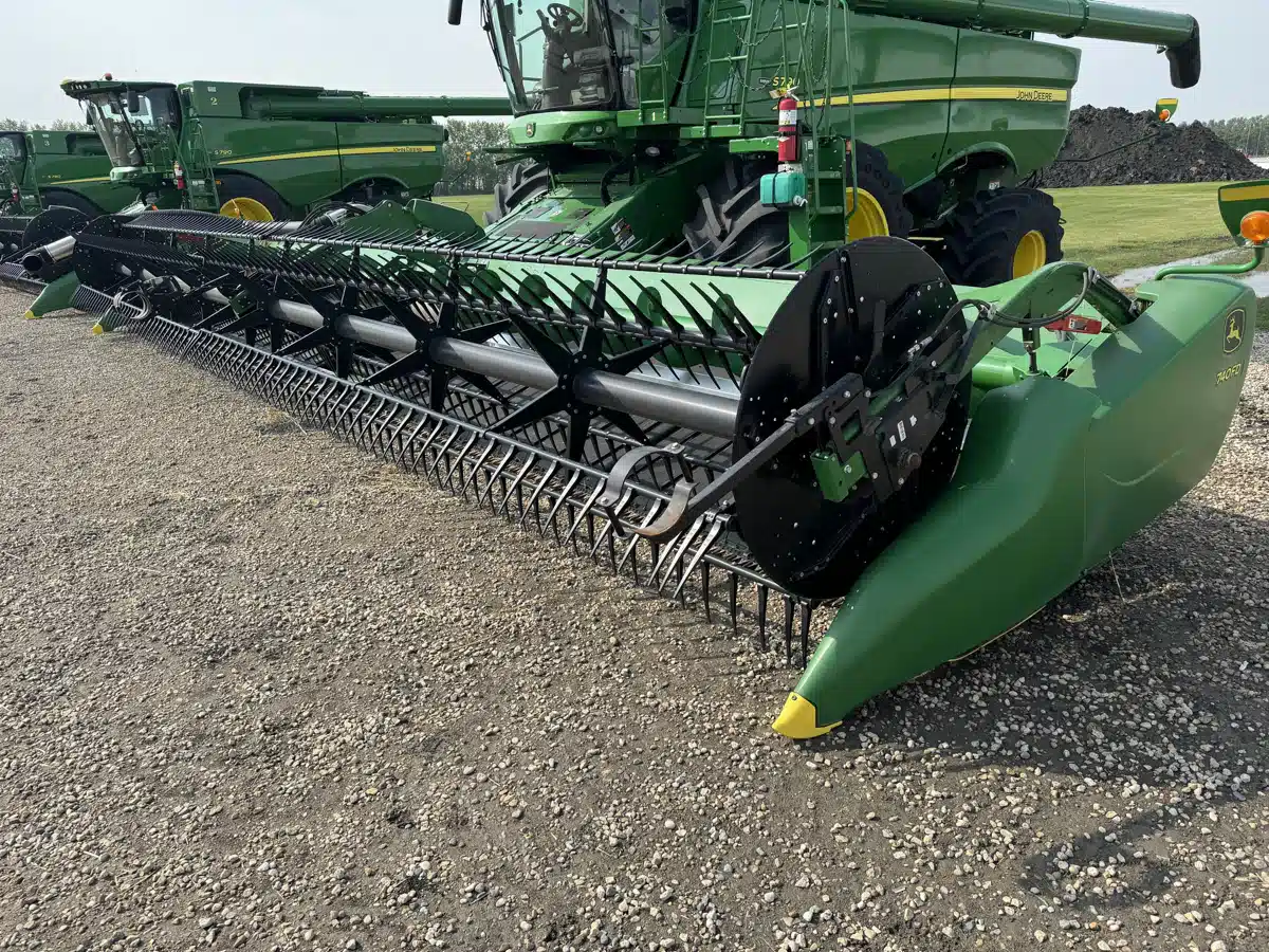 Gallery image 1 for Used 2020 John Deere 740FD Header - Draper