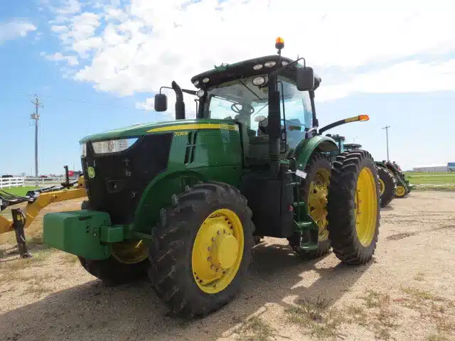 Gallery image 1 for Used 2017 John Deere 7230R Tractor