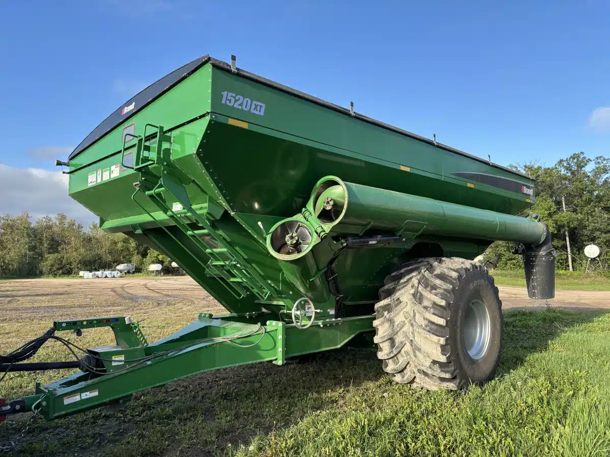 Gallery image 1 for Used 2021 Brandt 1520XT Grain Cart