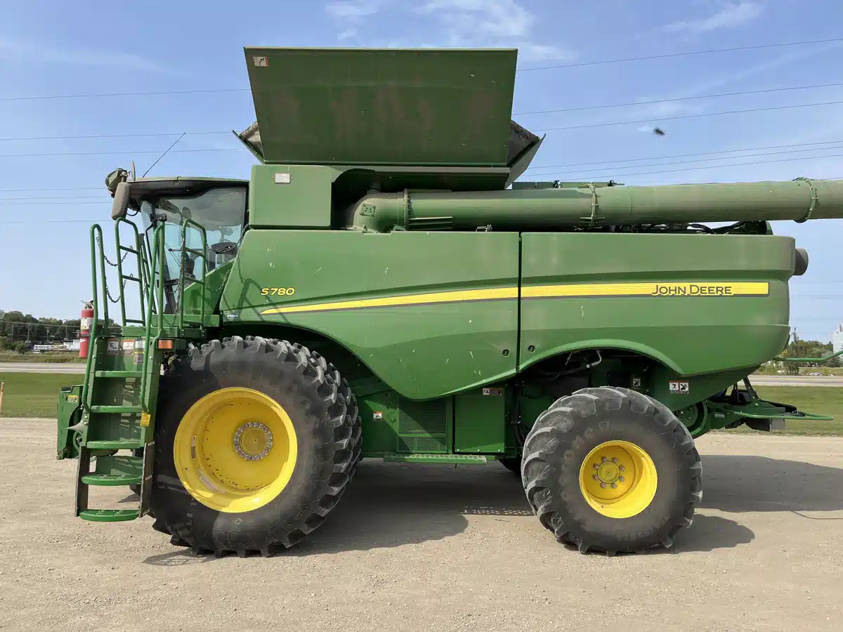 Gallery image 2 for Used 2021 John Deere S780 Combine