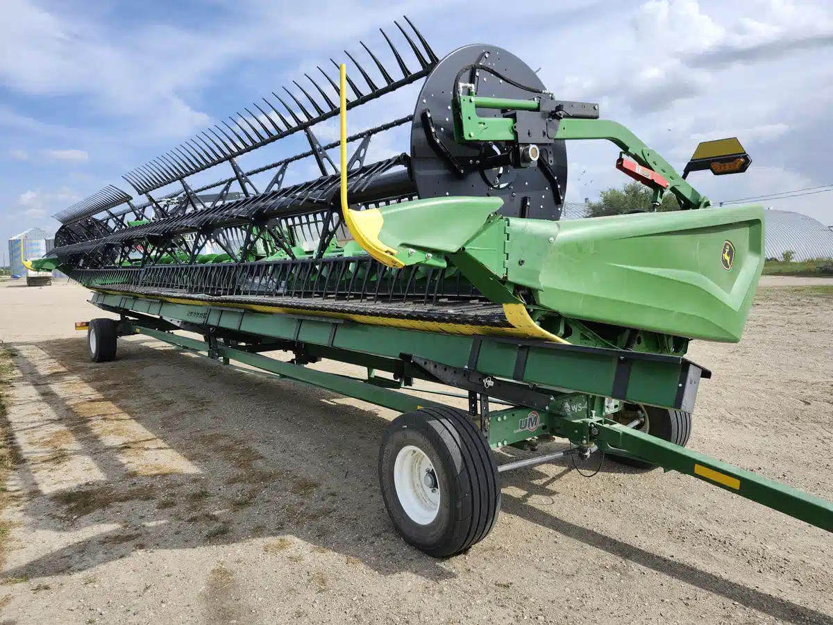 Gallery image 1 for Used 2024 John Deere HD40F Header - Draper
