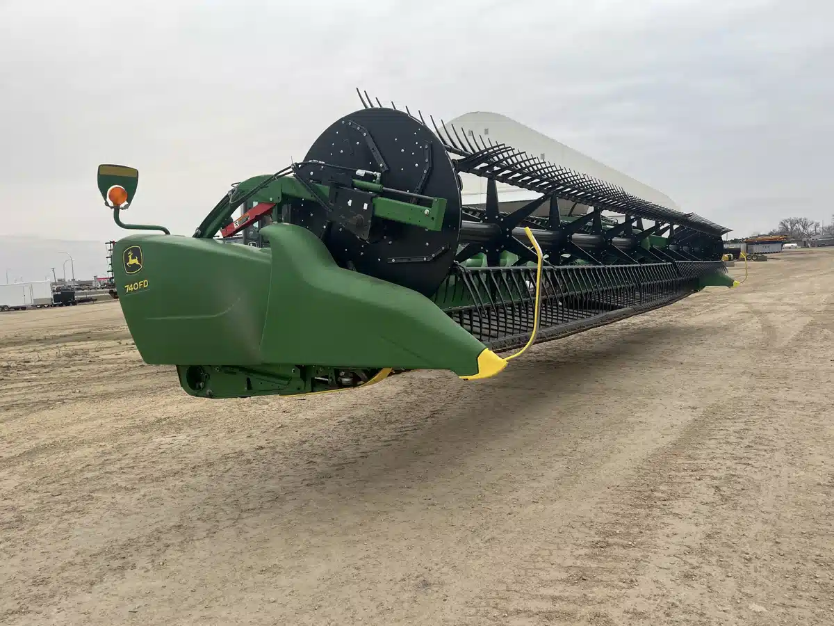 Gallery image 2 for Used 2019 John Deere 740FD Header - Draper