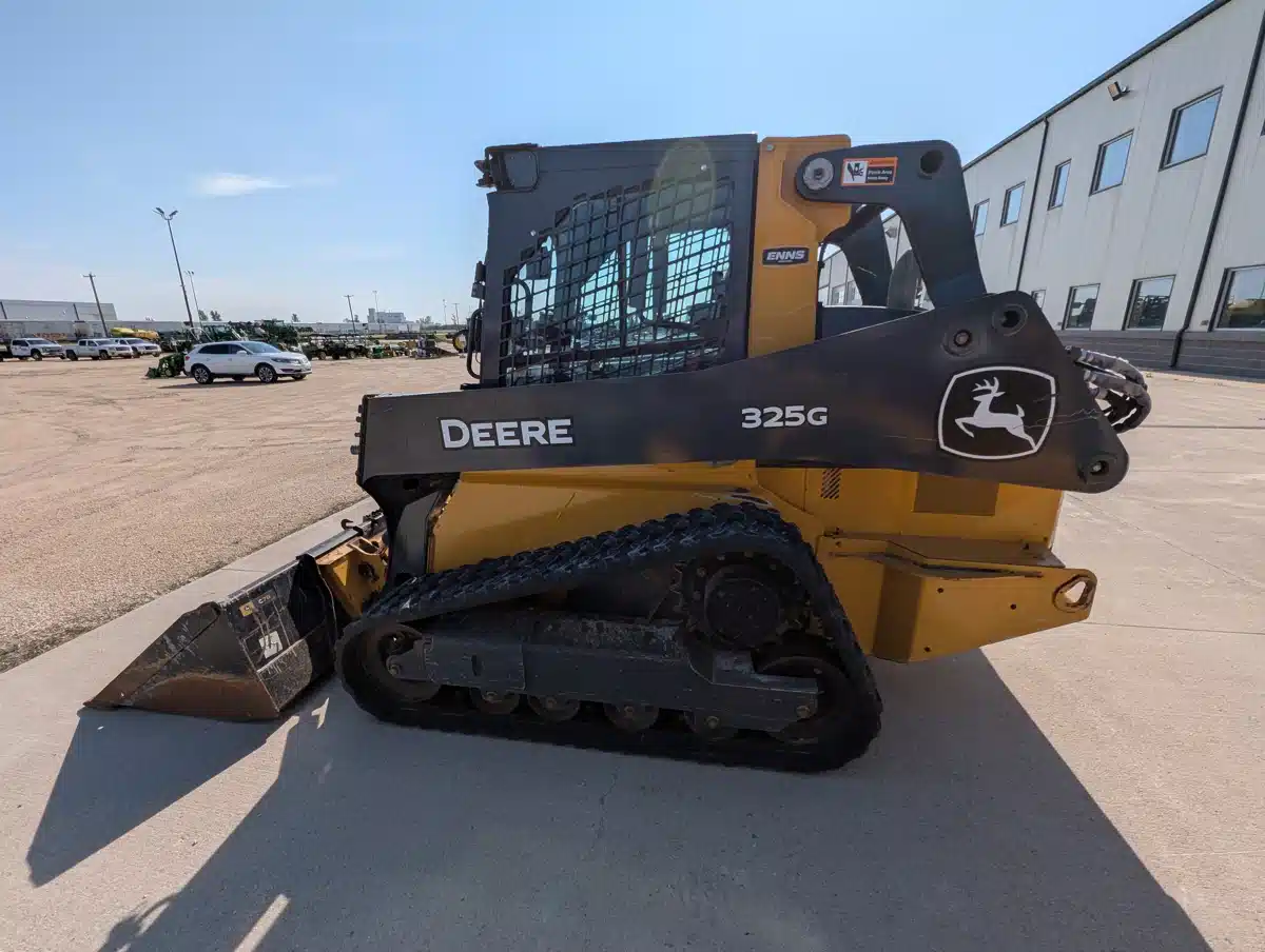 Gallery image 1 for Used 2022 John Deere 325G Track Loader