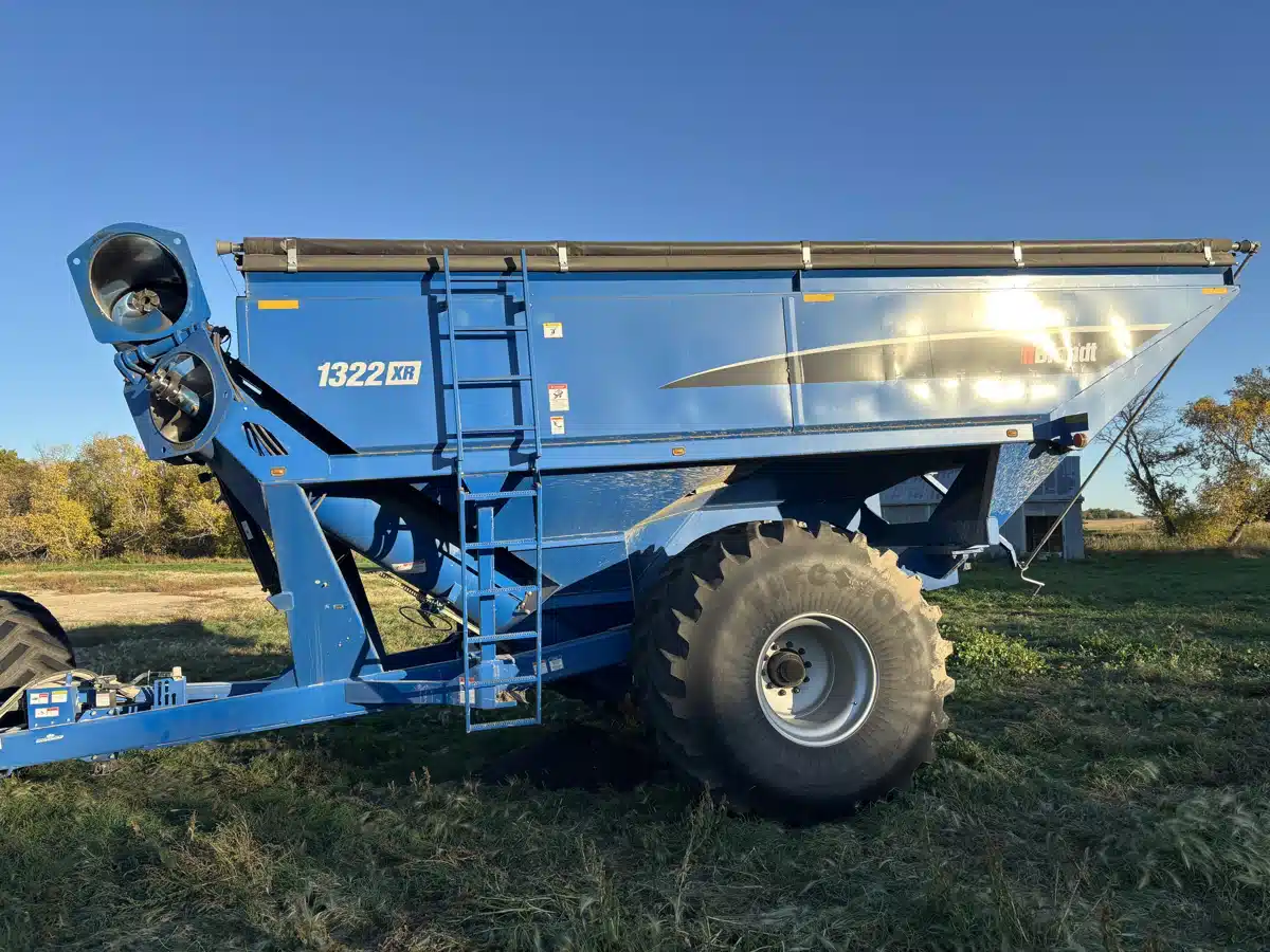 Gallery image 2 for 2020 Brandt 1322XR Grain Cart
