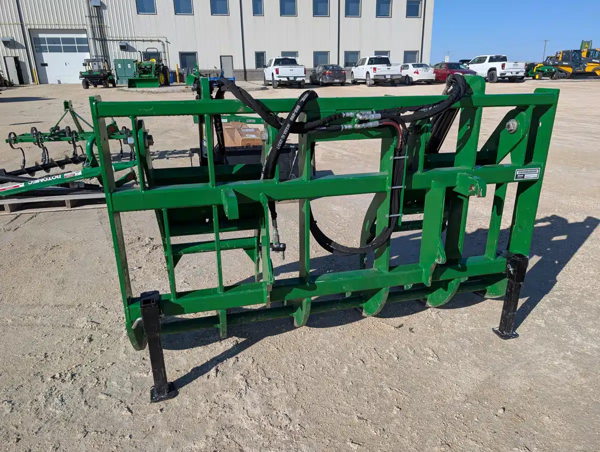 Gallery image 2 for Used 2019 John Deere AV20G Tractor Loader