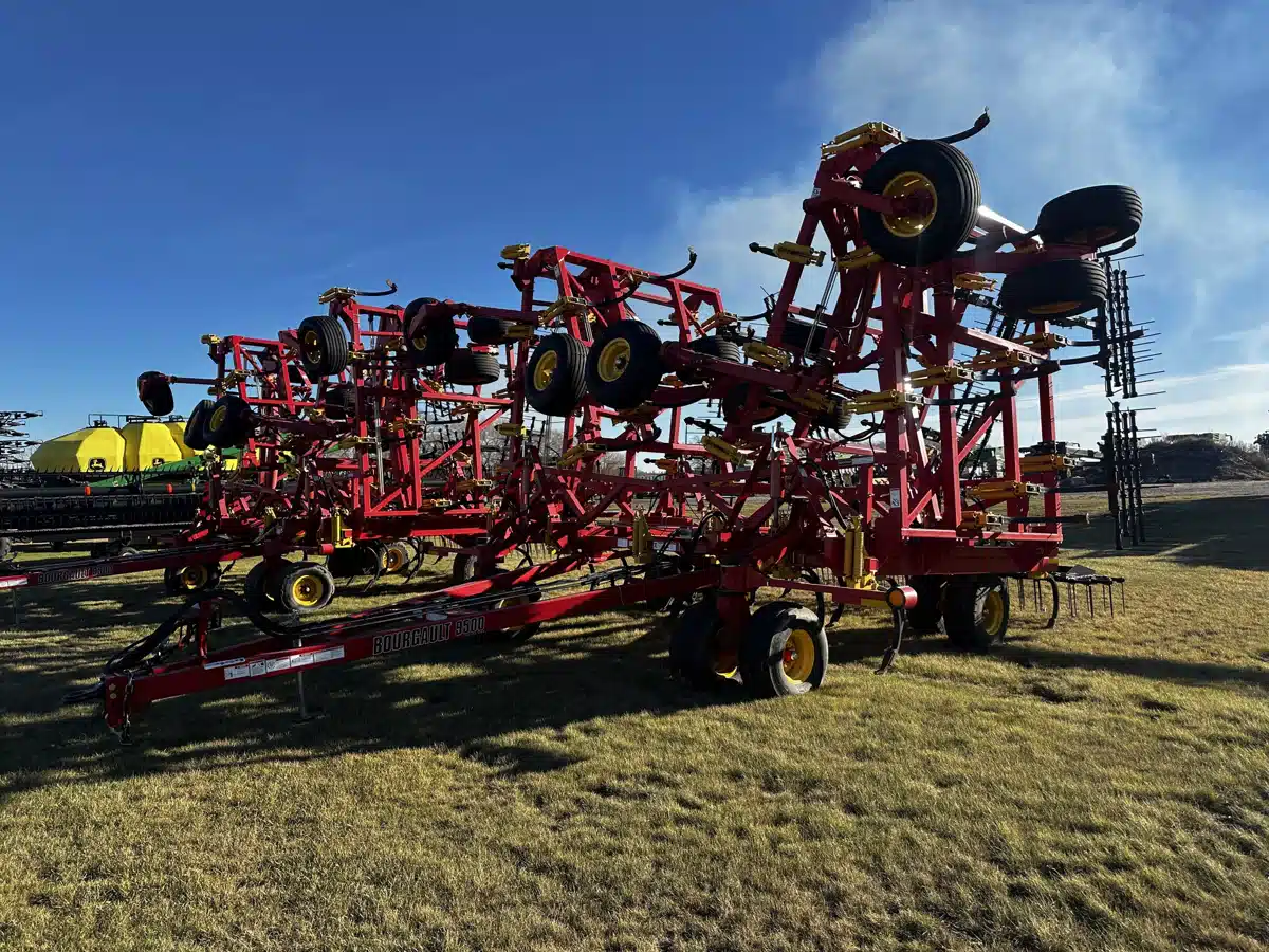 Gallery image 2 for Used 2020 Bourgault 9500 Chisel Plow