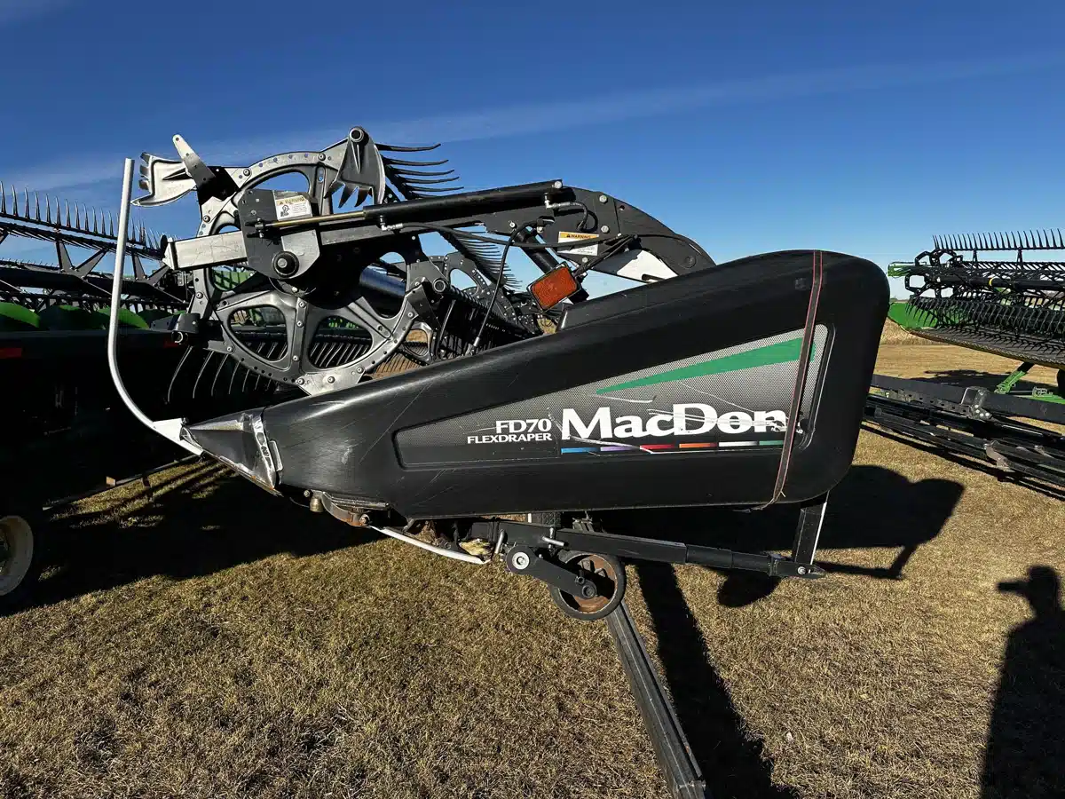 Gallery image 2 for Used 2011 MacDon FD70 Header - Draper
