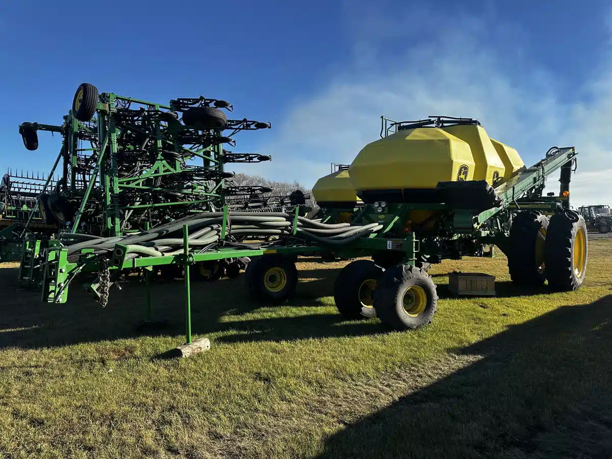 Gallery image 1 for Used 2017 John Deere 1910 Air Cart