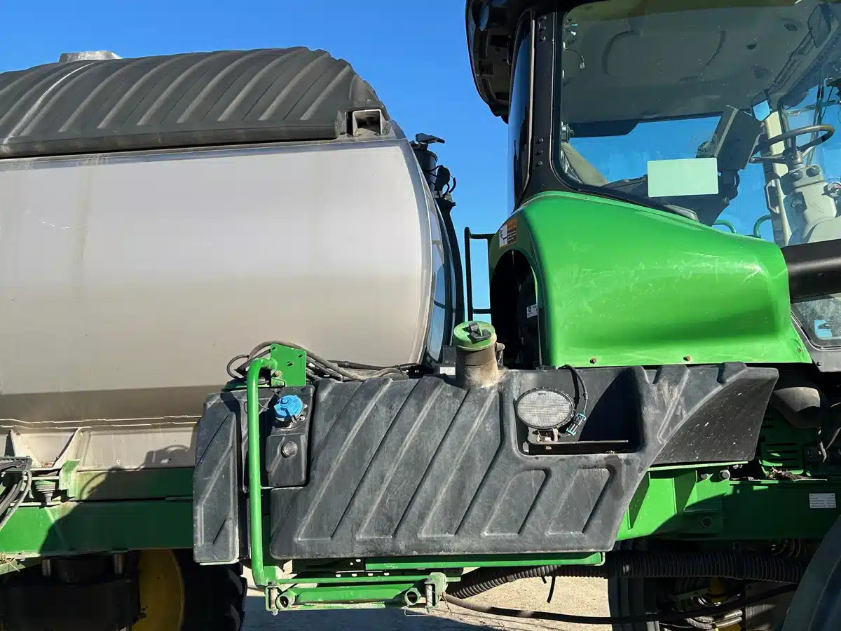 Gallery image 2 for 2021 John Deere R4044 Sprayer - Self Propelled