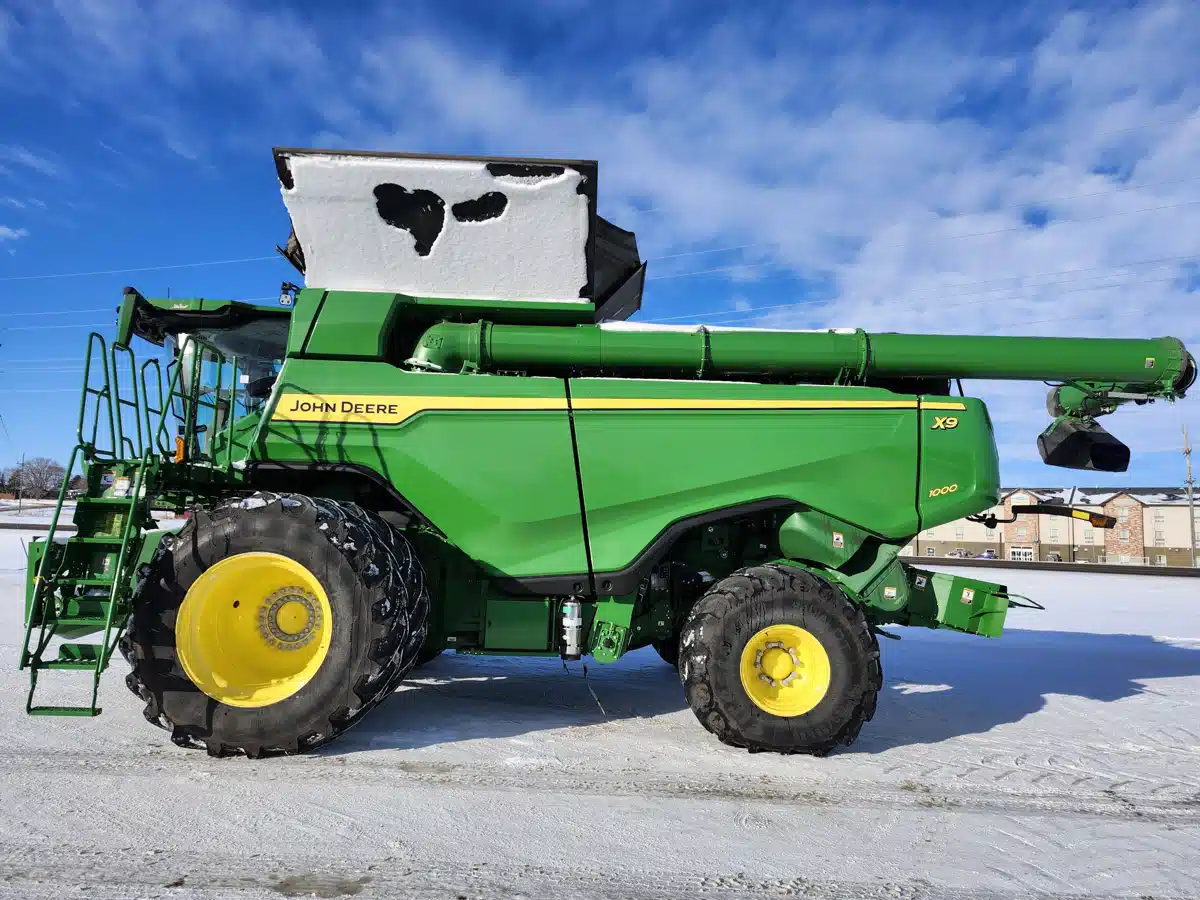 Gallery image 2 for 2021 John Deere X9 1000 Combine