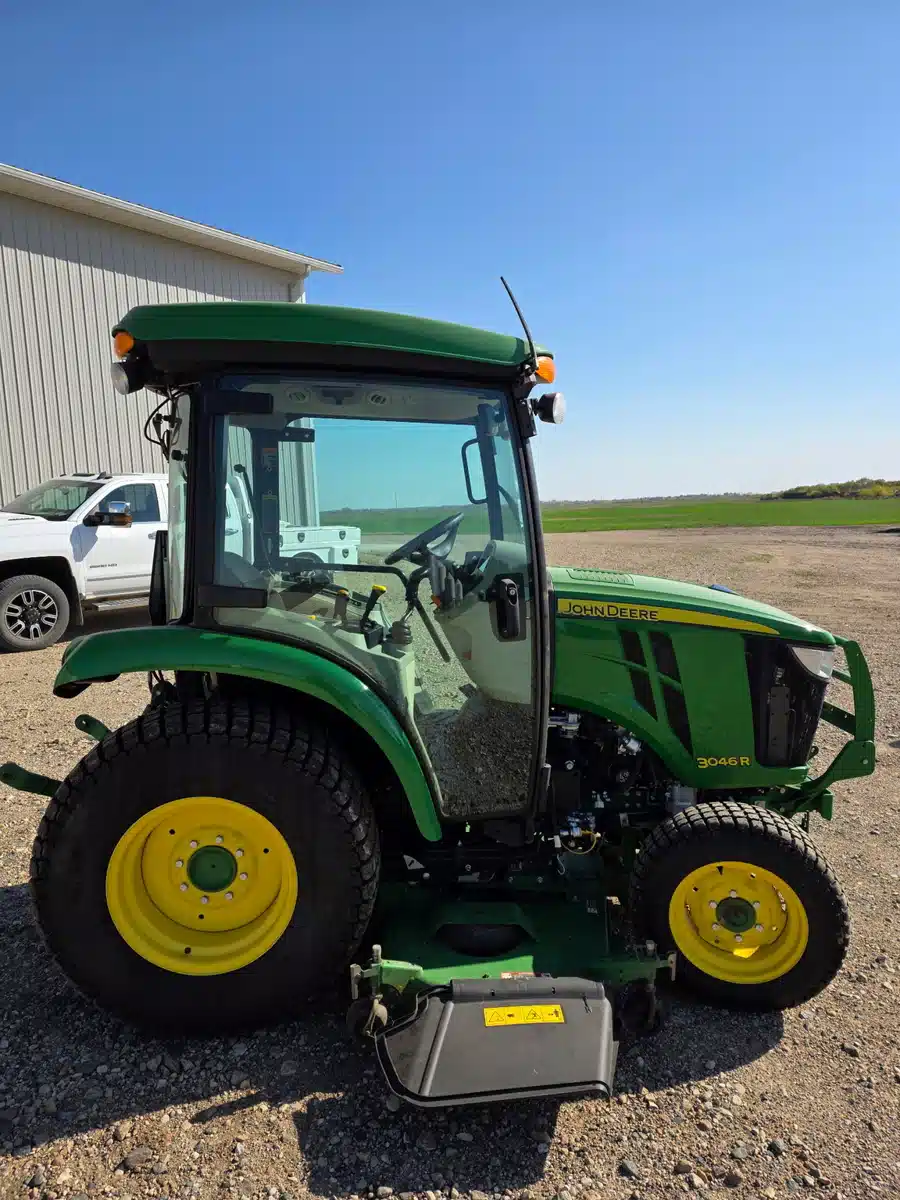 Gallery image 2 for 2015 John Deere 3046R Tractor