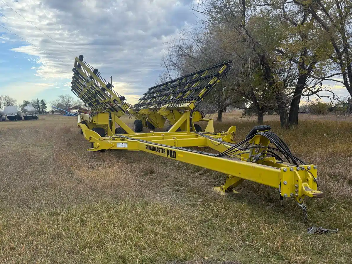 Gallery image 2 for Used 2021 Degelman Strawmaster Pro 100 Harrow