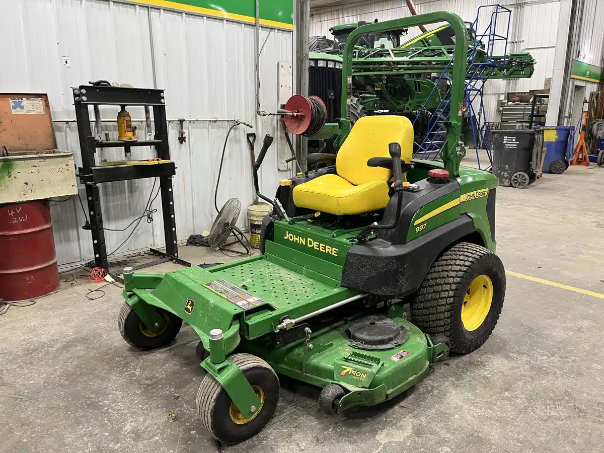 Gallery image 1 for 2013 John Deere 997 Mower - Zero Turn