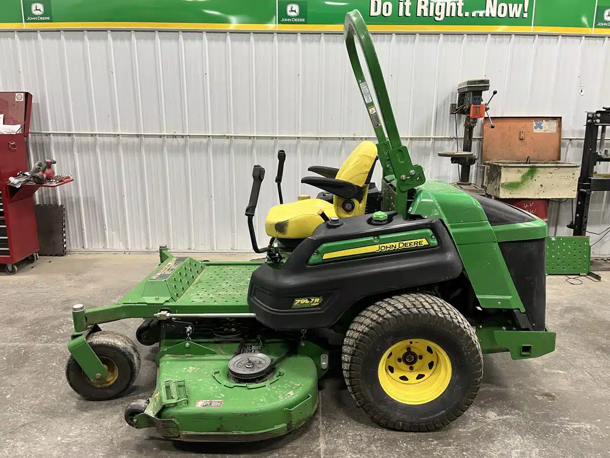 Gallery image 2 for 2015 John Deere Z997R Mower - Zero Turn