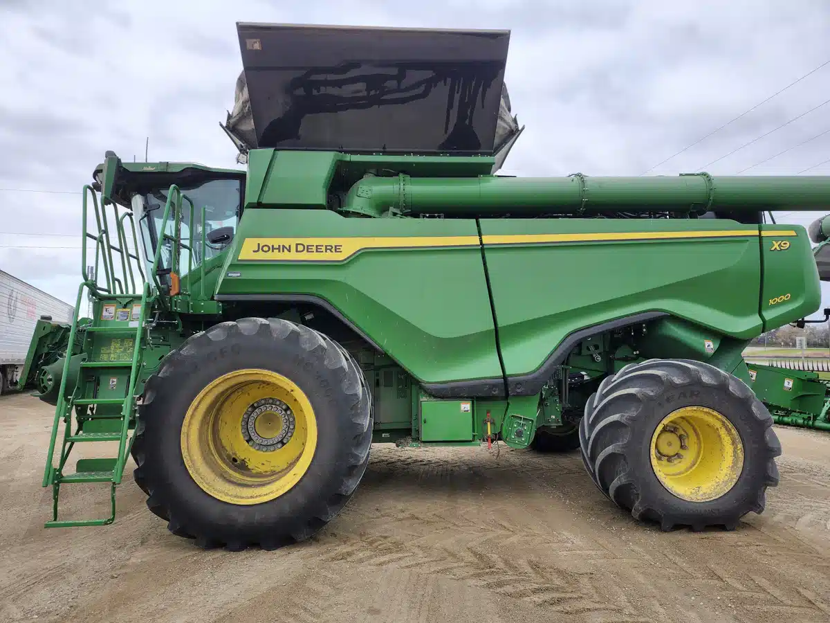 Gallery image 2 for Used 2023 John Deere X9 1000 Combine
