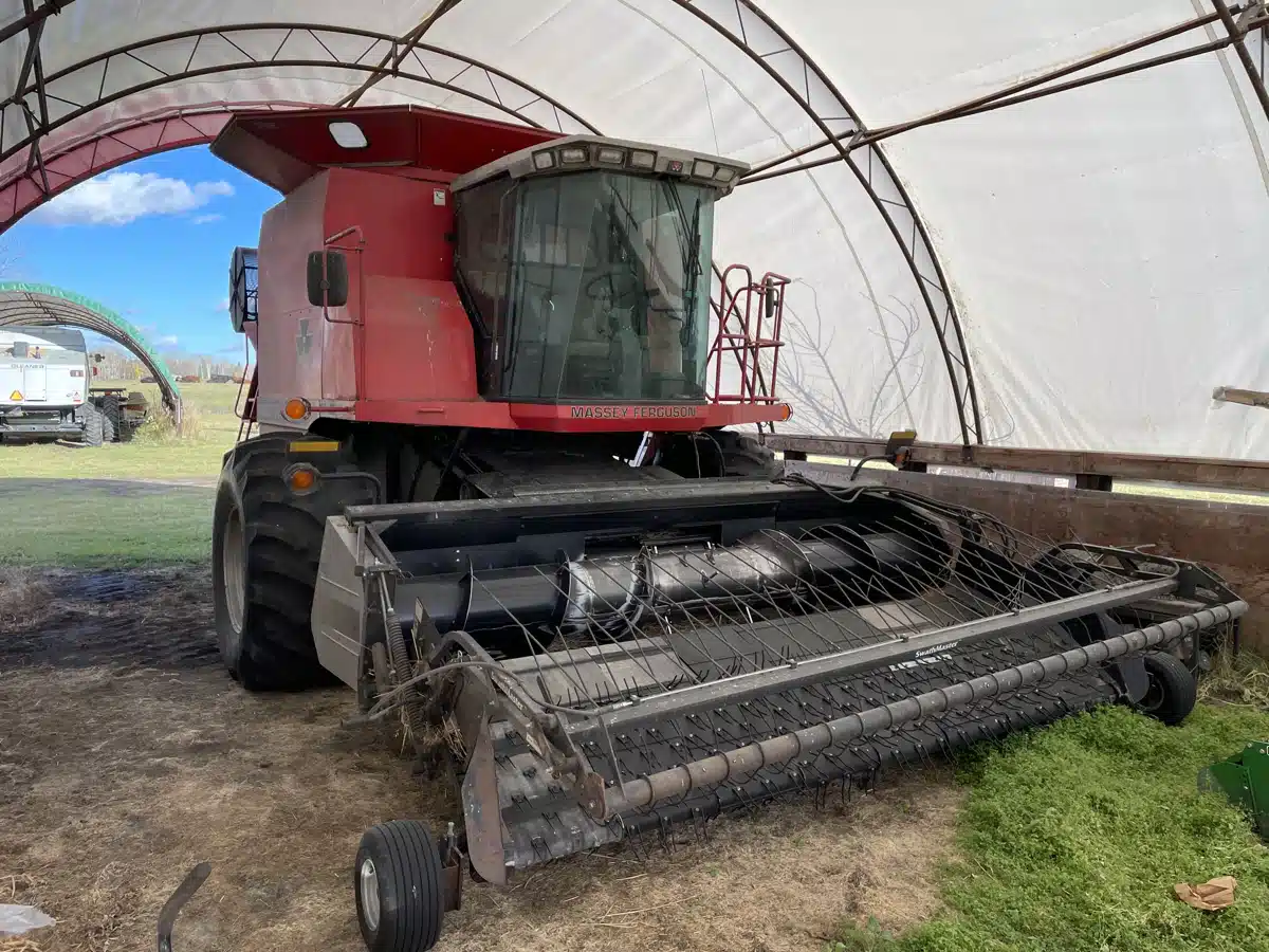 Gallery image 2 for Used 2001 Massey Ferguson 8780XP Combine