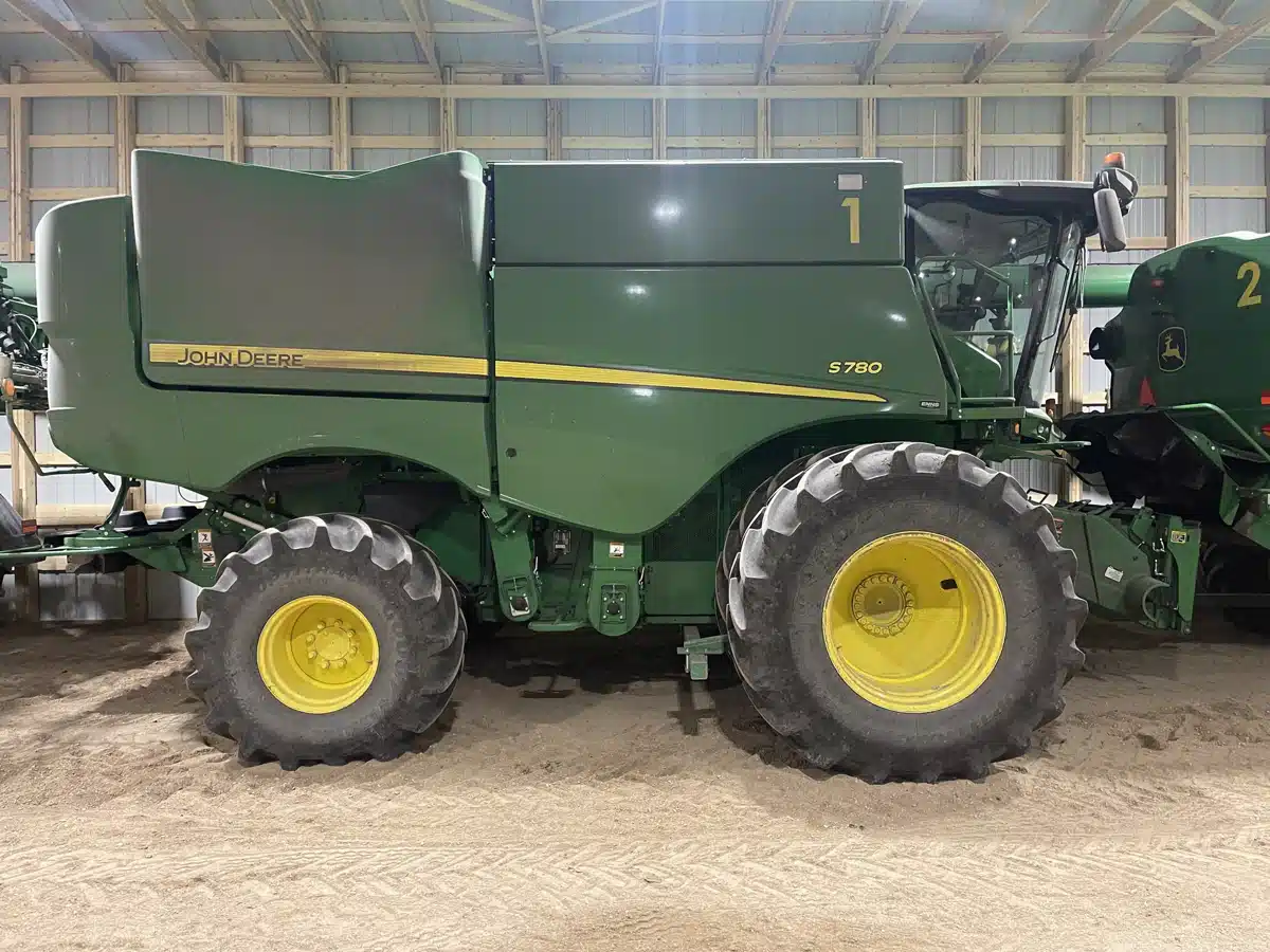 Used 2019 John Deere S780 Combine