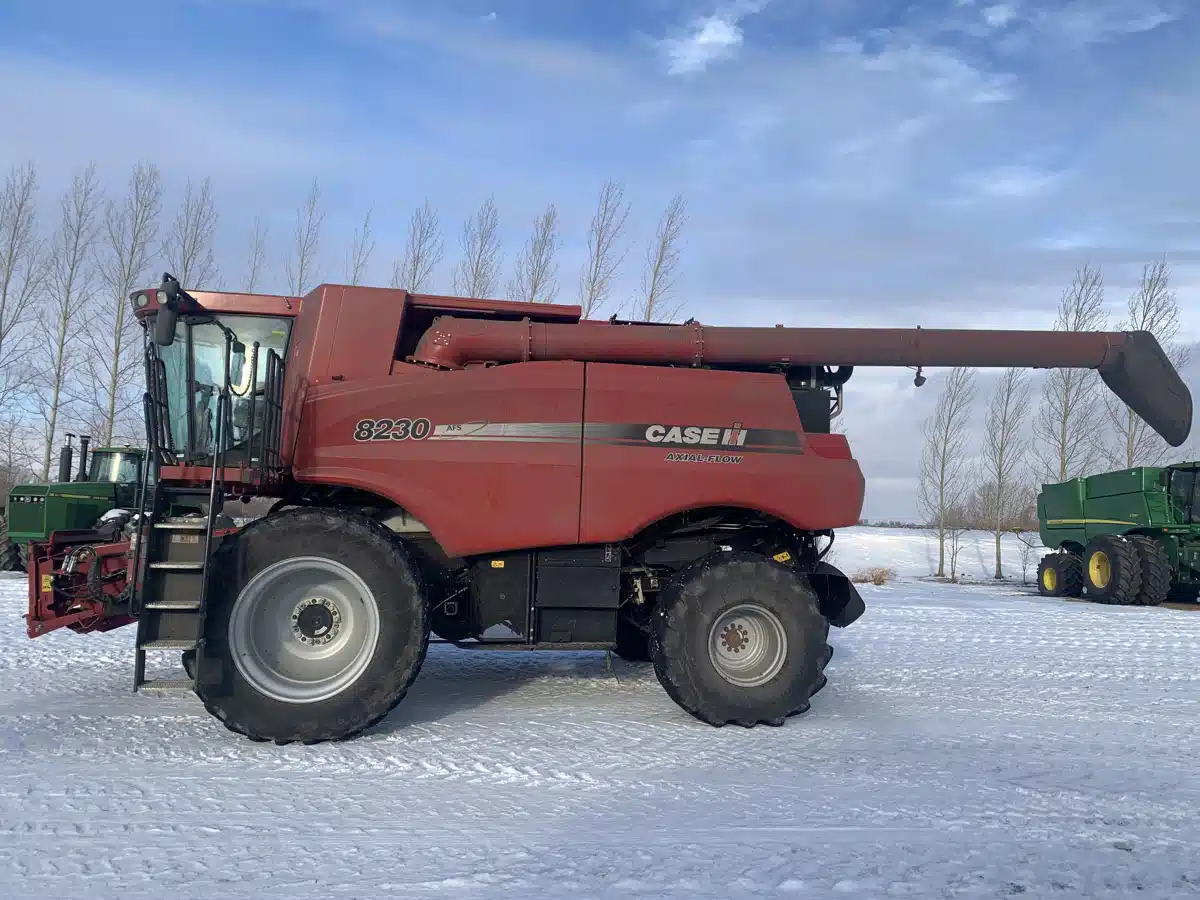 Gallery image 2 for 2013 Case IH 8230 Combine