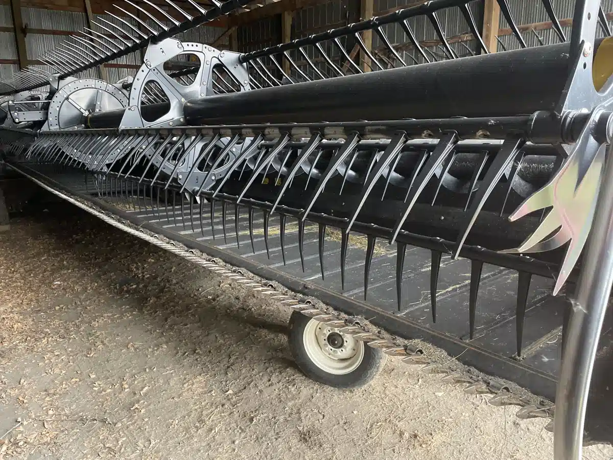 Gallery image 2 for 2014 MacDon FD75 Header - Flex Draper