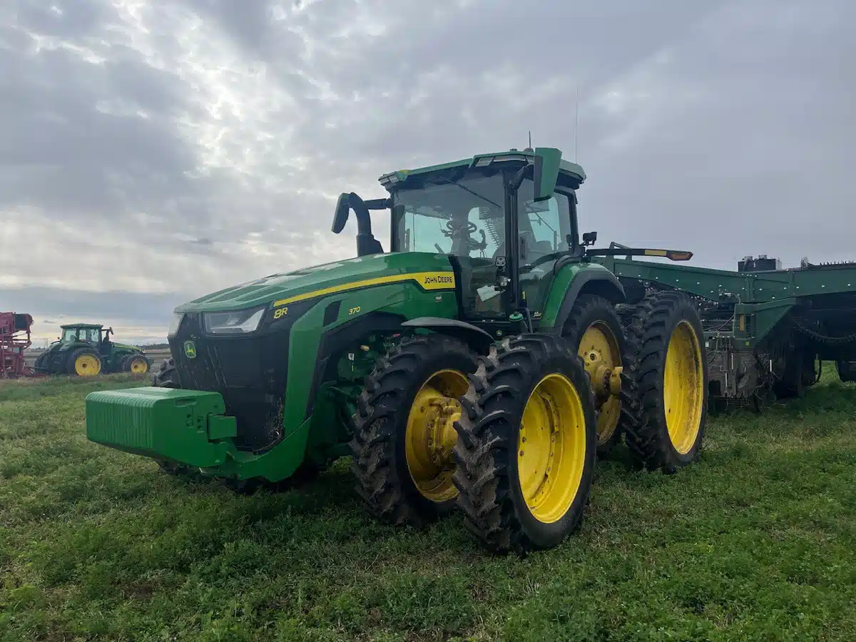 Gallery image 2 for 2023 John Deere 8R 370 Tractor