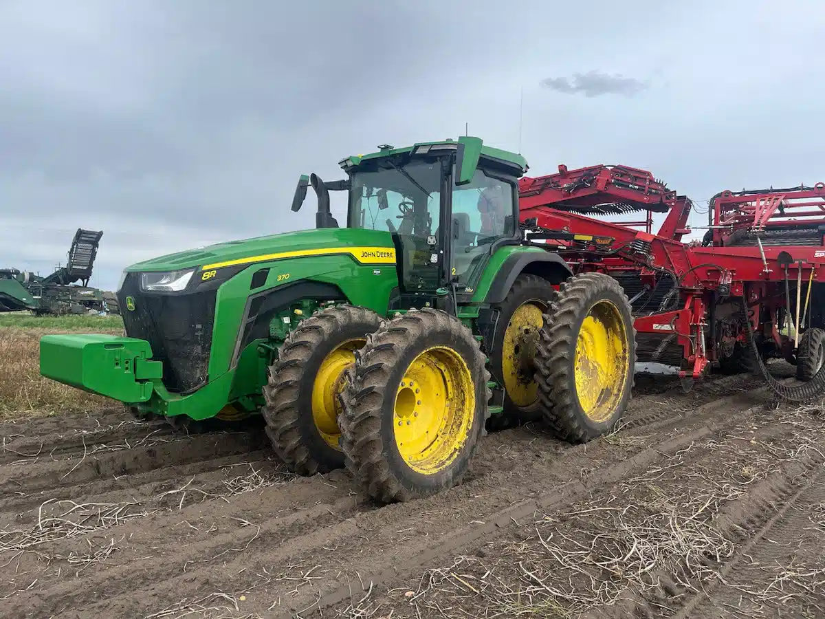 Gallery image 2 for 2023 John Deere 8R 370 Tractor