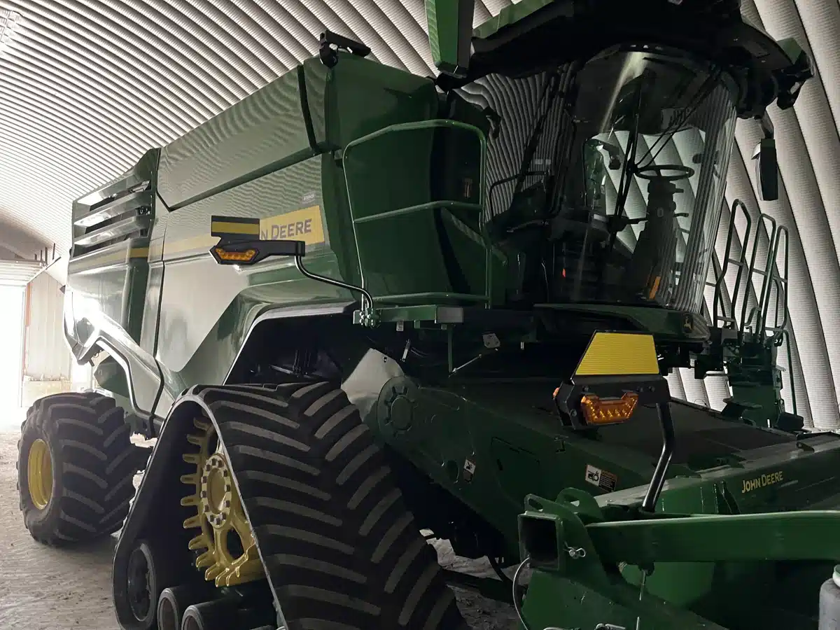 Gallery image 1 for 2024 John Deere X9 1000 Combine