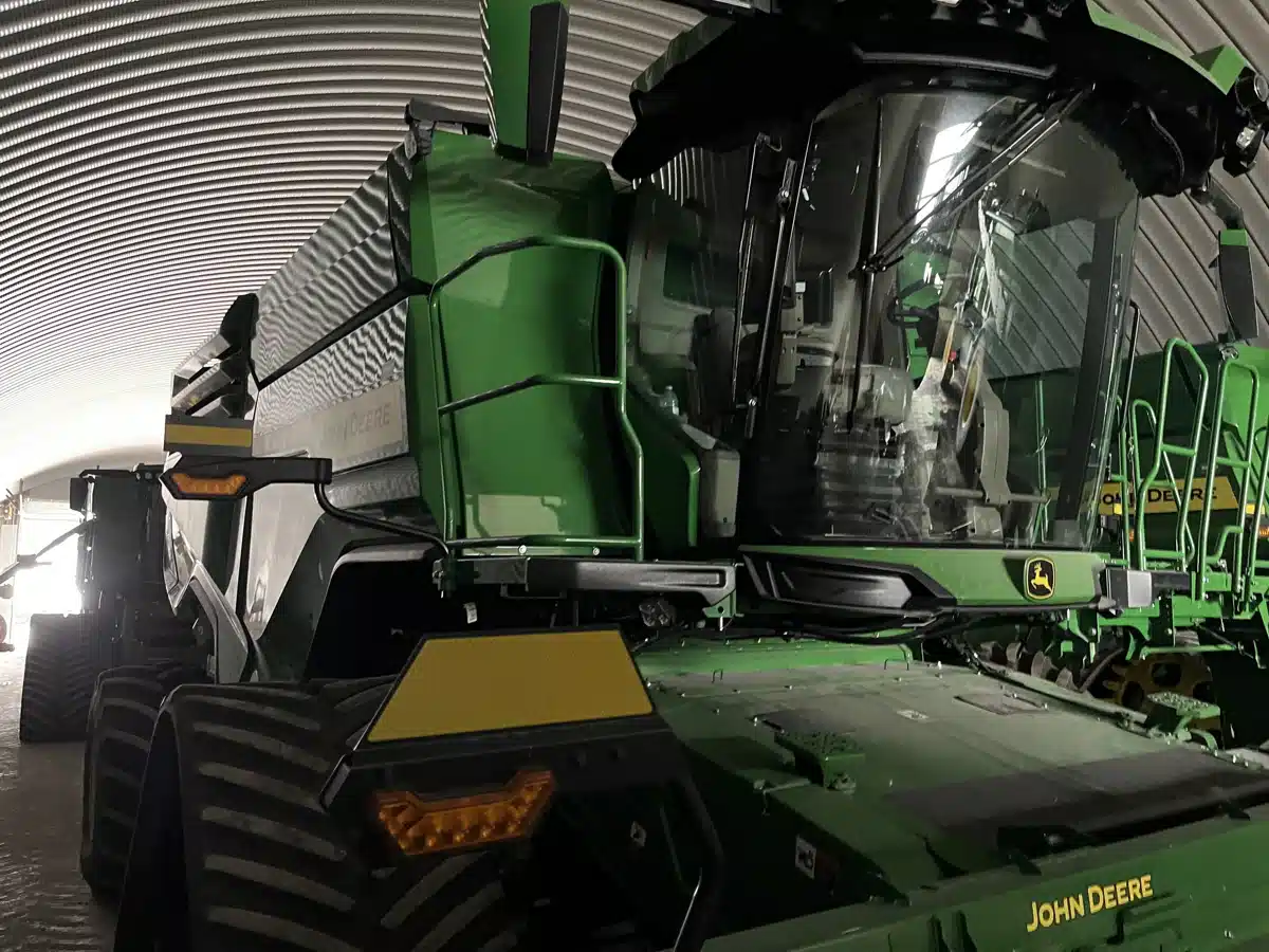 Gallery image 1 for 2024 John Deere X9 1000 Combine