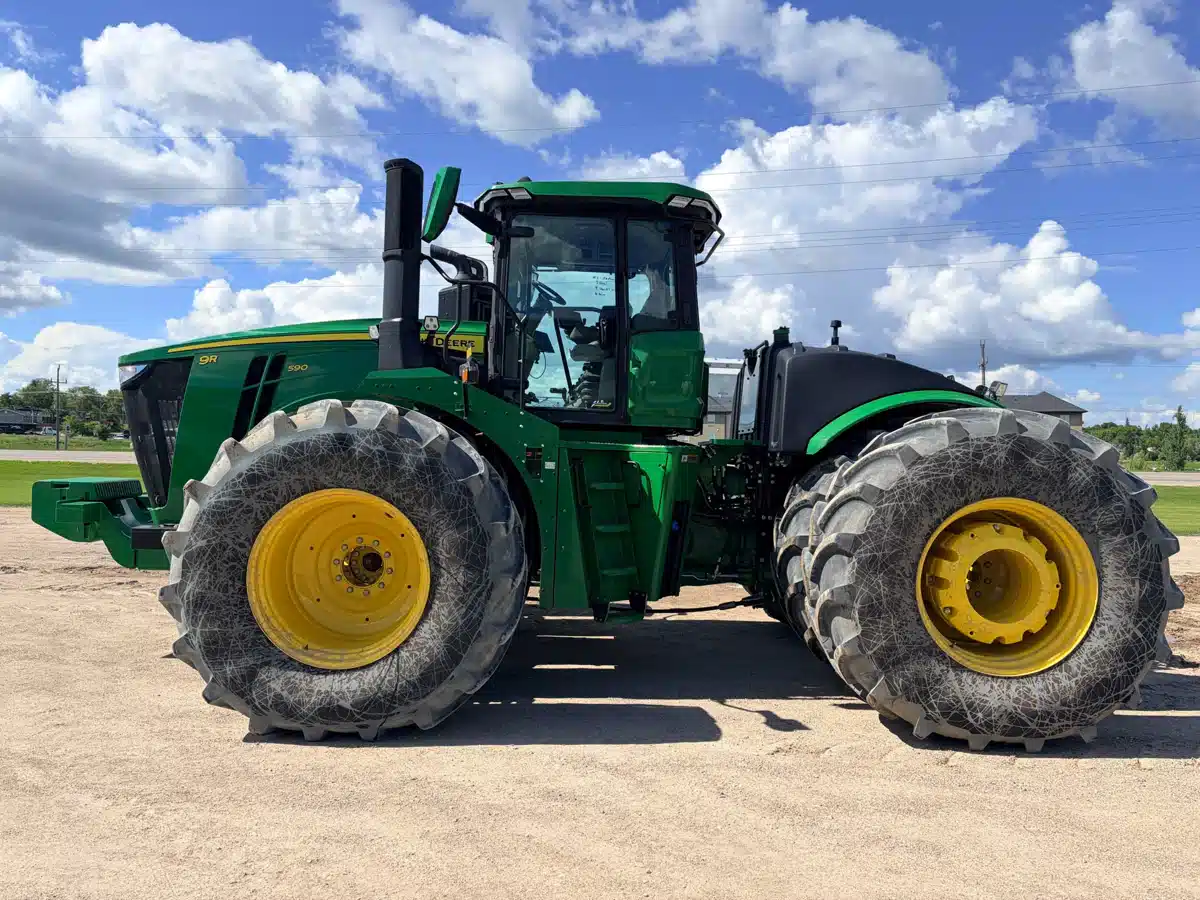 Gallery image 2 for 2025 John Deere 9R 590 Tractor