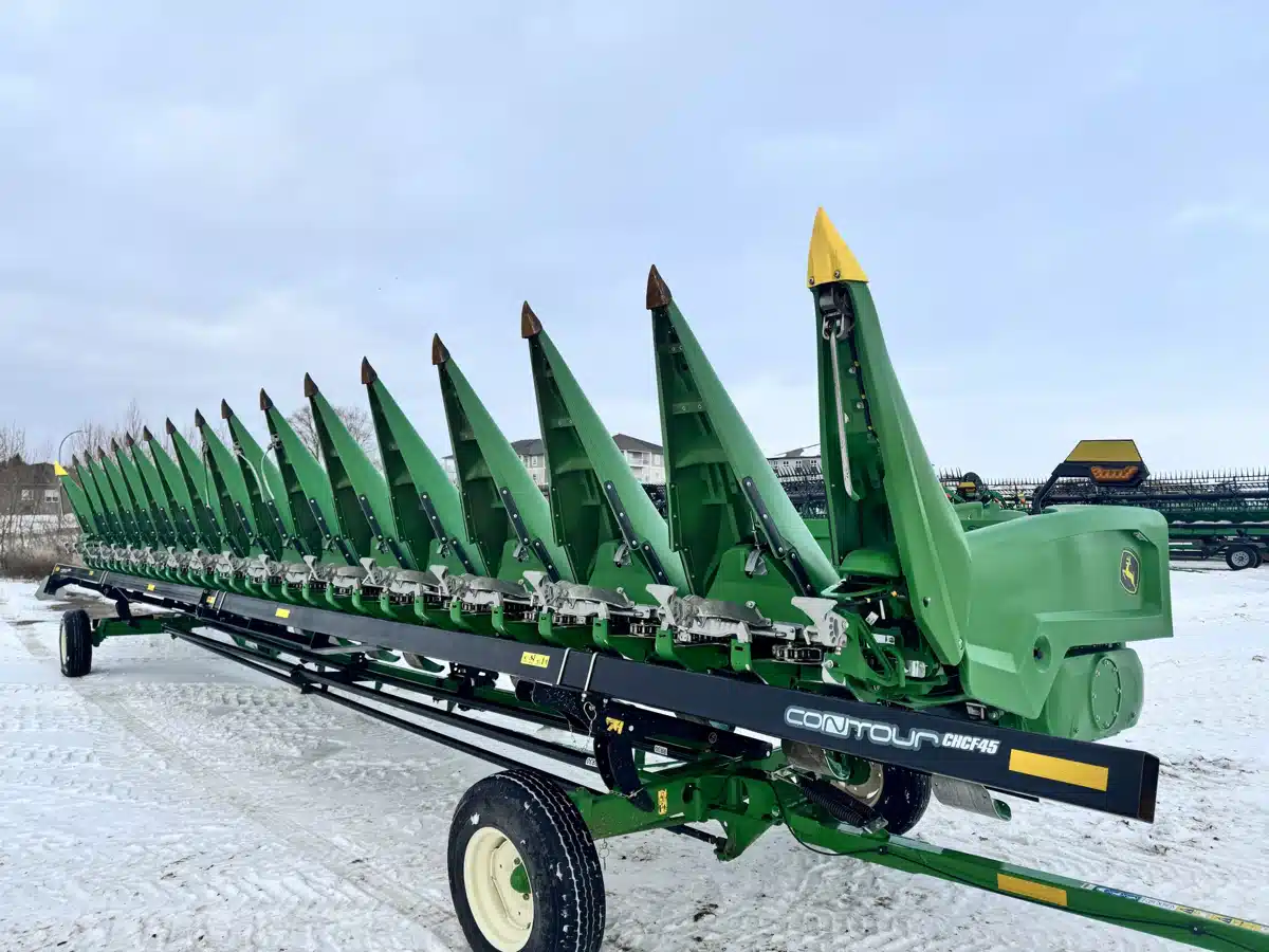 Gallery image 1 for 2025 John Deere CR 16 Header - Row Crop