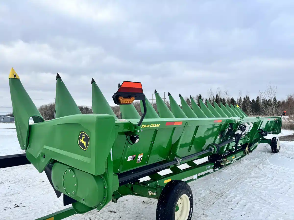 Gallery image 2 for 2025 John Deere CR 16 Header - Row Crop