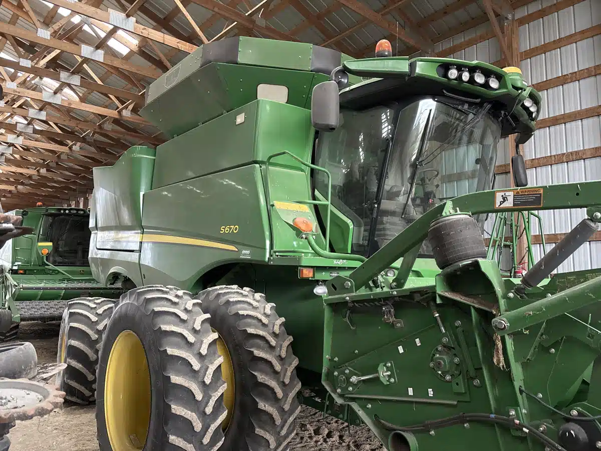 Used 2014 John Deere S670 Combine