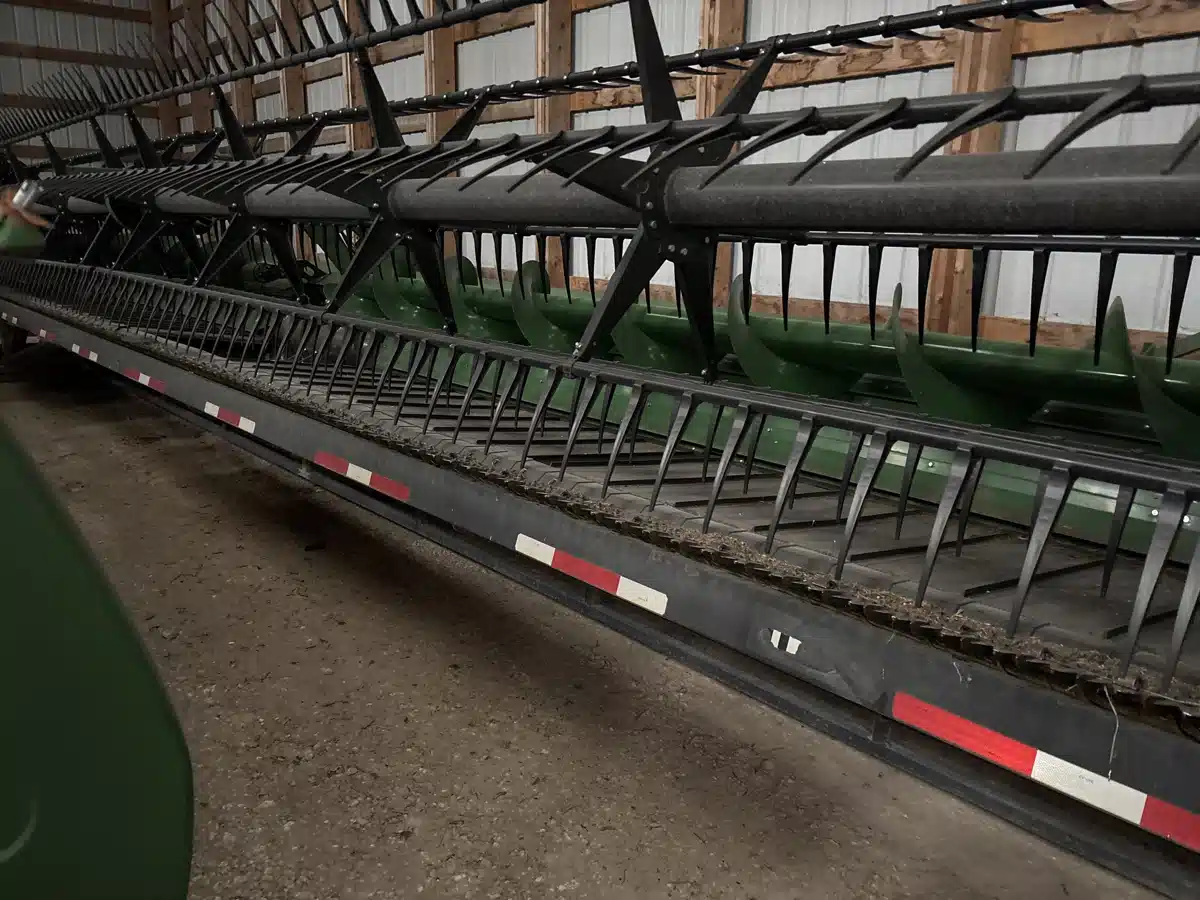 Gallery image 2 for Used 2020 John Deere 740FD Header - Draper