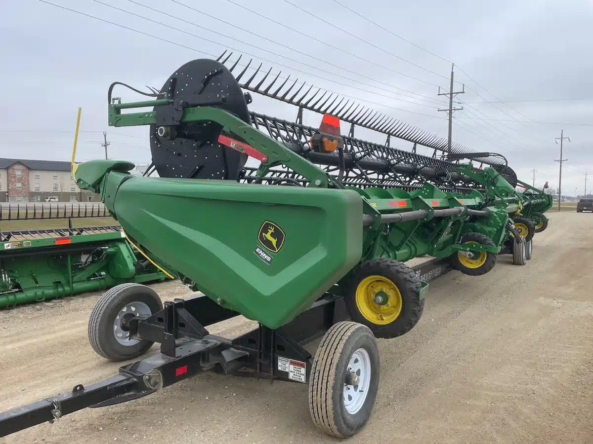 Gallery image 2 for 2024 John Deere HD50F Header - Flex