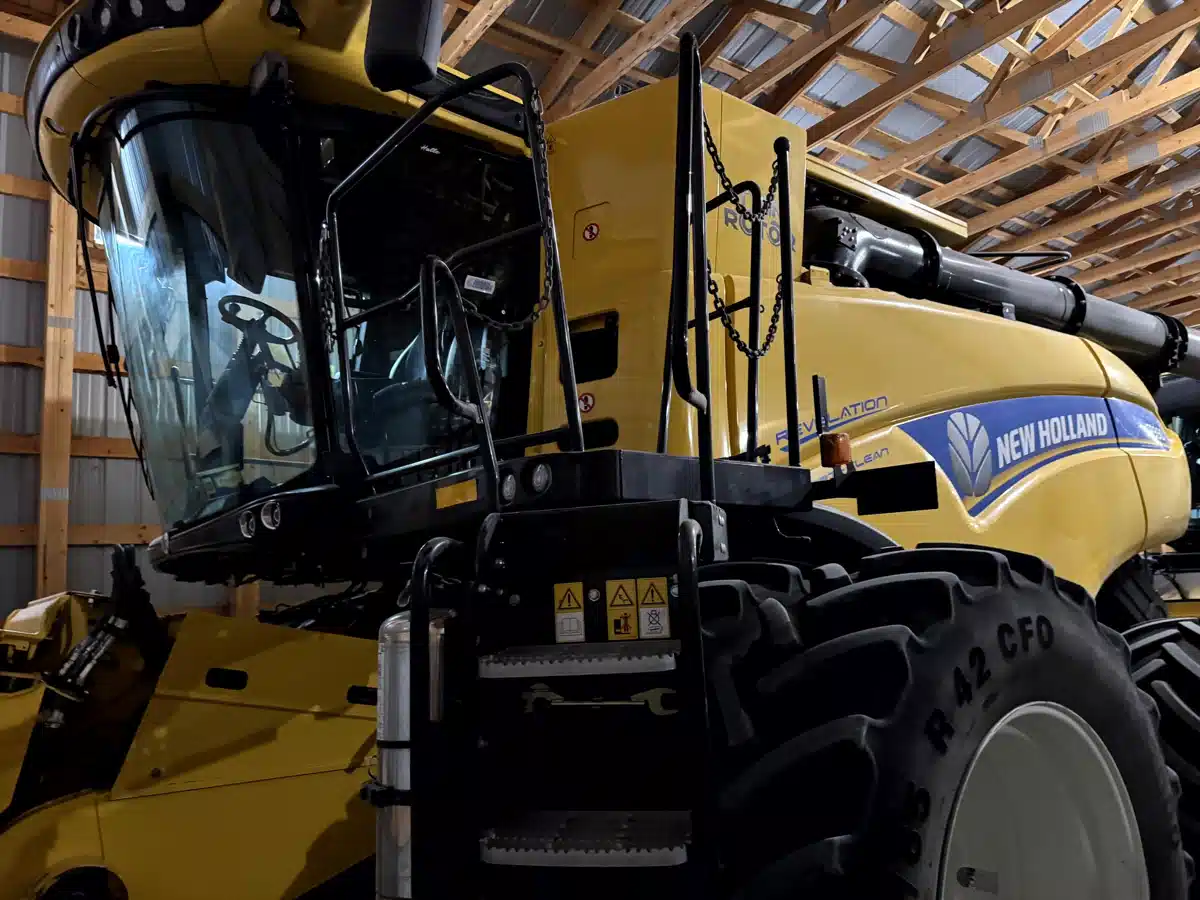 Gallery image 1 for 2021 New Holland CR9.90 Combine