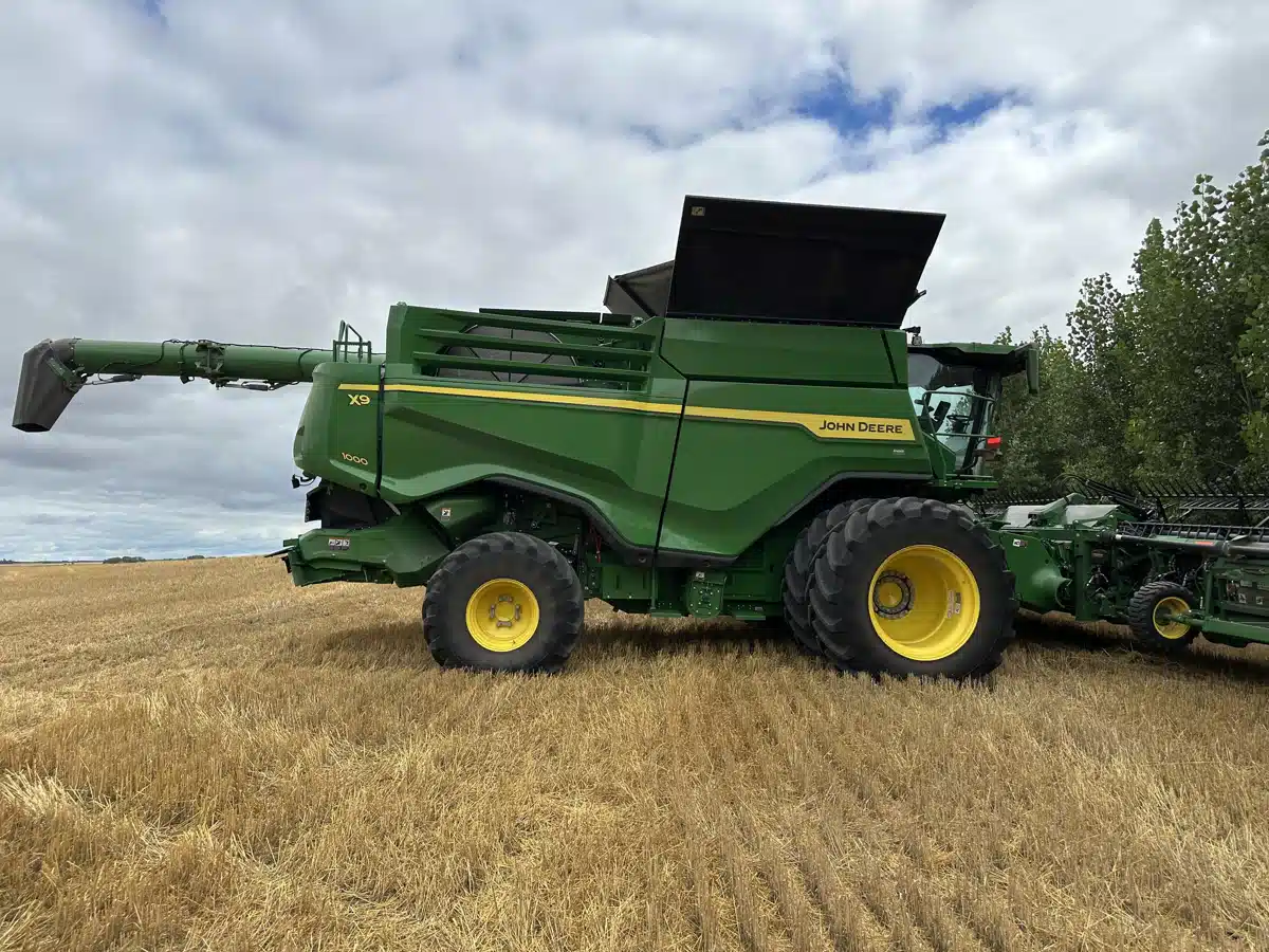 Gallery image 2 for 2024 John Deere X9 1000 Combine