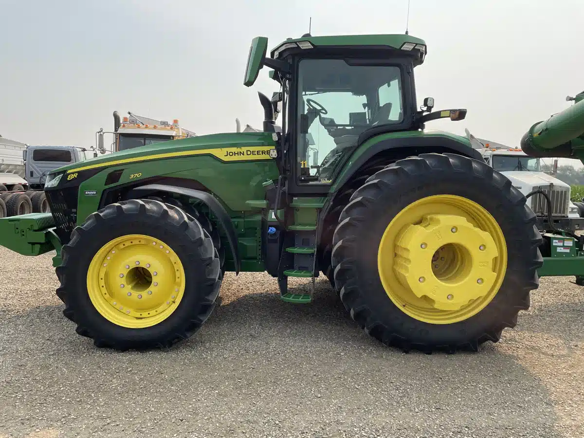 2024 John Deere 8R 370 Tractor